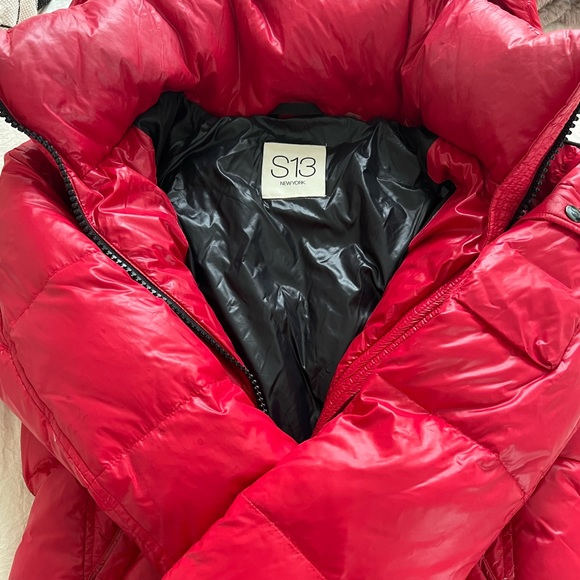 Red Puffer Jacket Size Medium - Picture 3 of 3